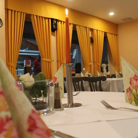 TOTO's Gasthaus-2